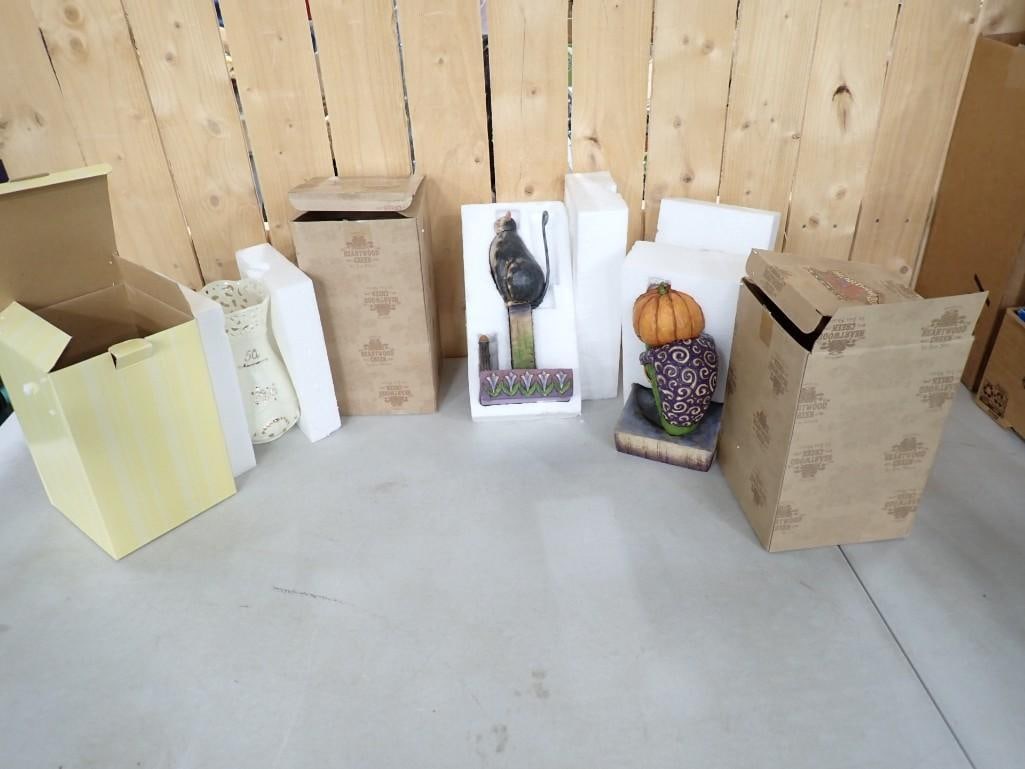 Halloween Home Decor including Hearttwood Creek - Pumpkin, Cat with boxes (1 of 4)