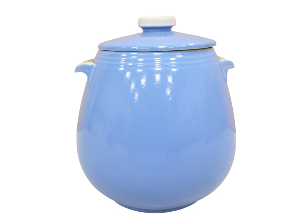 Vintage Blue Hall Ceramic Cookie Jar: Vintage Blue Hall Ceramic Cookie Jar . Marked " Hall's Superior Quality Kitchenware " on the bottom. Rose parade 1259