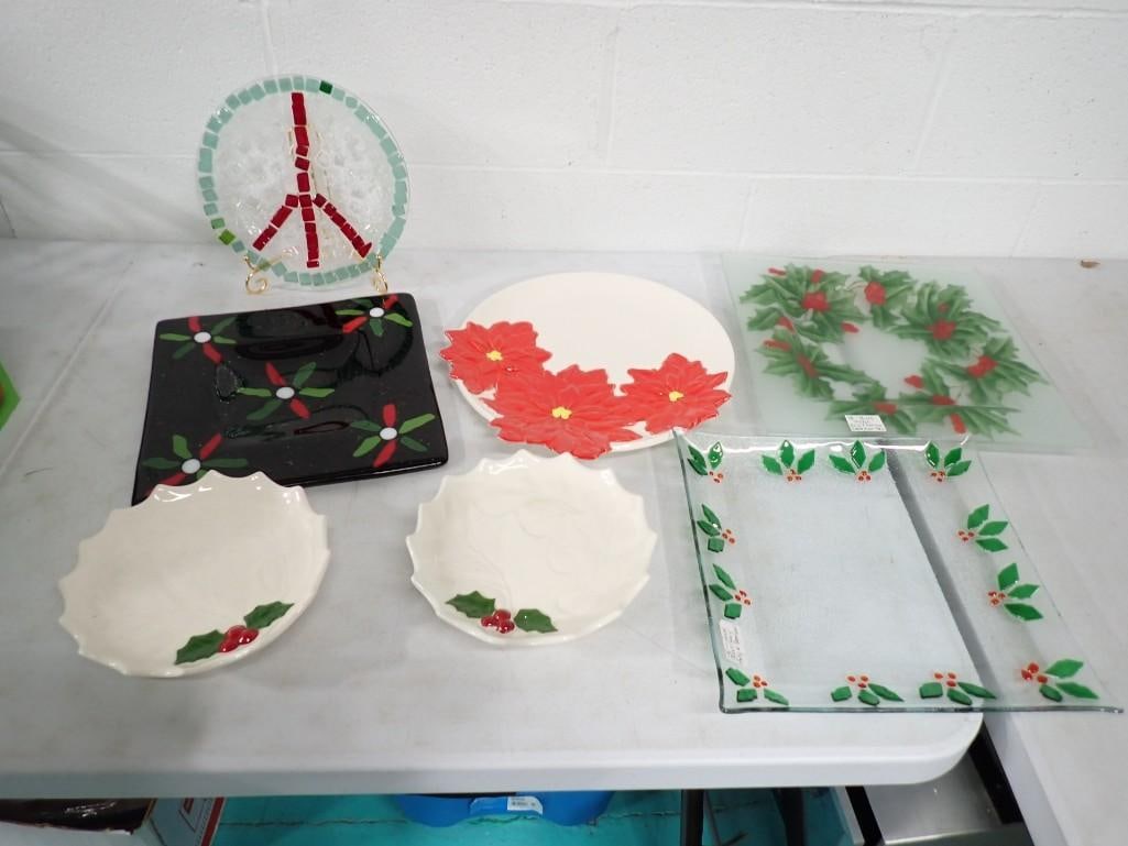 Misc. Christmas Lot including Mistletoe Trays and other trays including Glass Peace Sign, Bowls, etc: Misc. Christmas Lot including Mistletoe / Holly & Berries Trays and other trays including Fused Glass Peace Sign, Bowls, etc