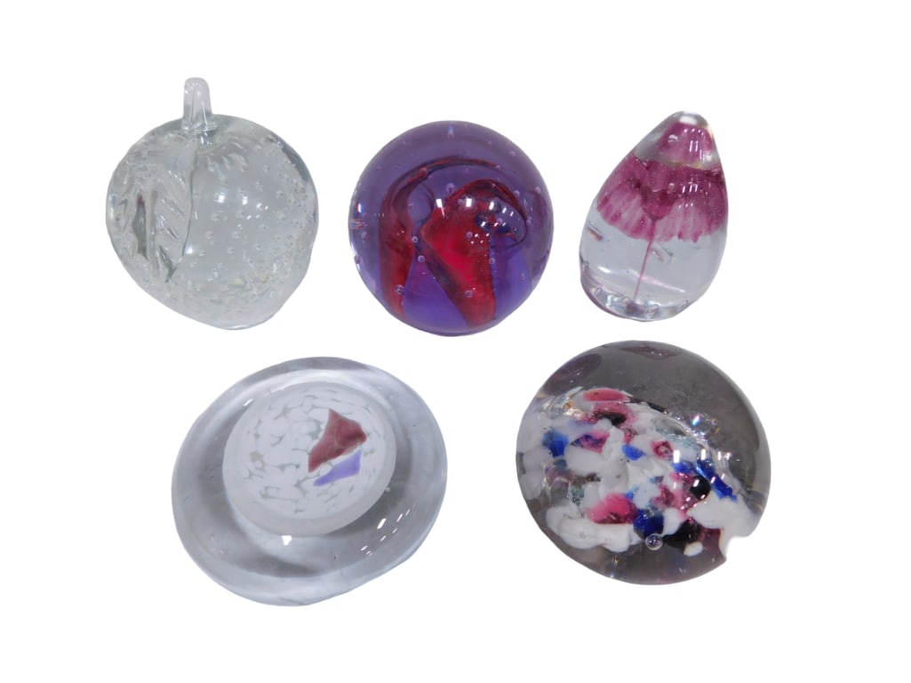 5 Art Glass Paperweights: 5 Art Glass Paperweights