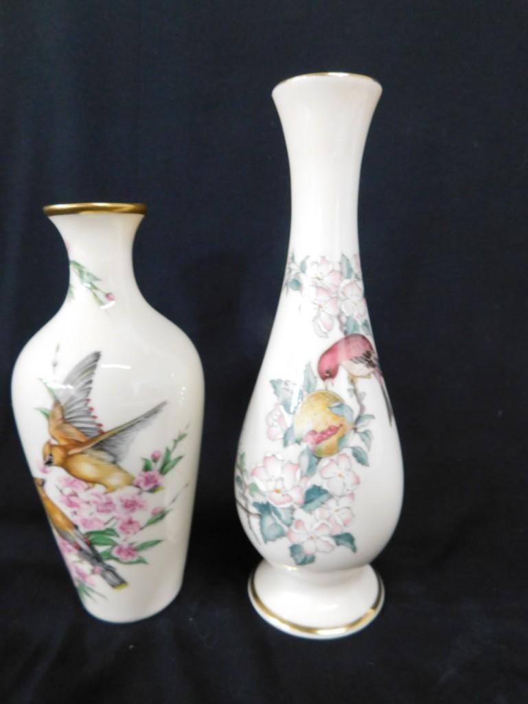 2 Lenox Vases incl Serenade and Gift of Love Vase Limited Edition: 2 Lenox Vases incl Serenade and Gift of Love Vase Limited Edition