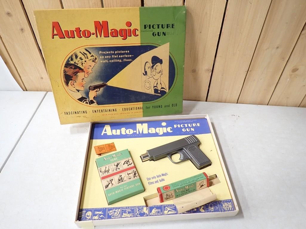 Vintage Auto-Magic Picture Gun Projector: Vintage Auto-Magic Picture Gun Projector