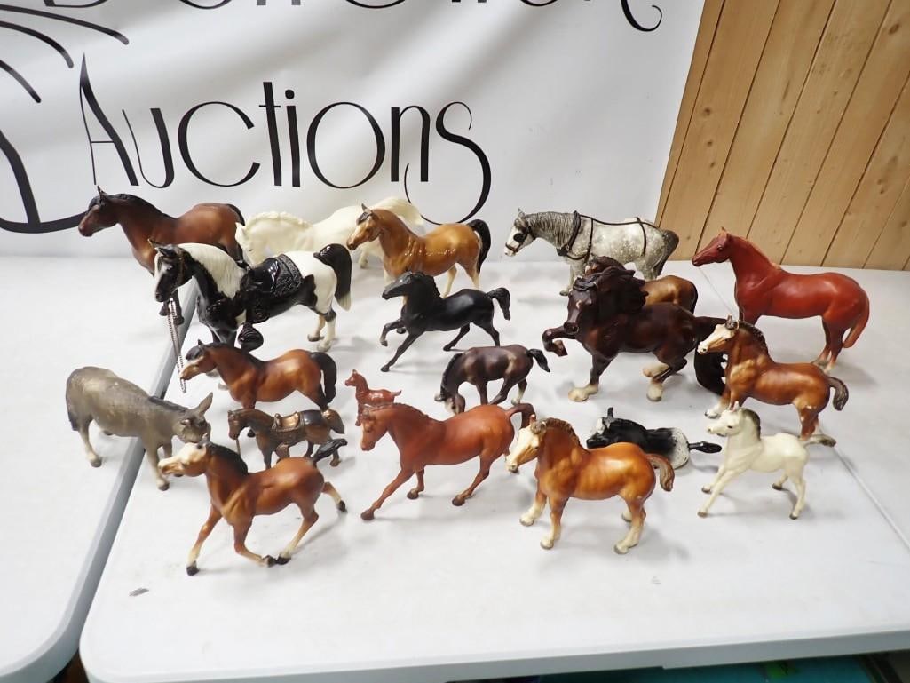 14 Breyer Horses, 4 Plastic Toy Horses and a Donkey plus a Metal Horse (1 of 19)