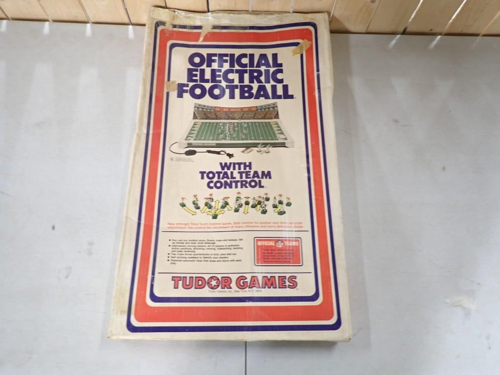 Vintage Tudor Games Electric Football Game: Vintage Tudor Games Electric Football Game . Includes everything as shown
