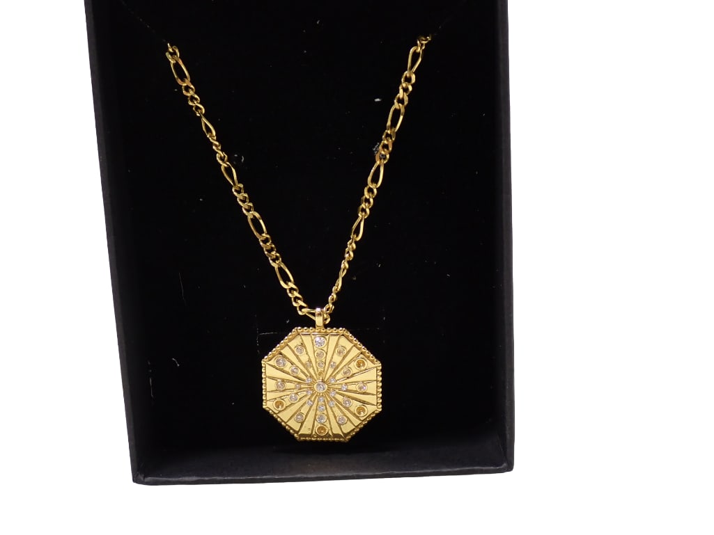 .925 Sterling Silver Necklace Gold Vermeil: .925 Sterling Silver Necklace Gold Vermeil Condition: missing 4 of the tiny rhinestones Live Auctioneers is now offering Live Shipping through them. This is an optional payment/shipping system. If you