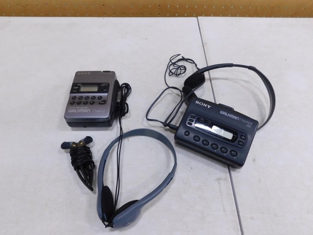 2 Sony Walkman Portable Radios with Headphones (1 of 9)