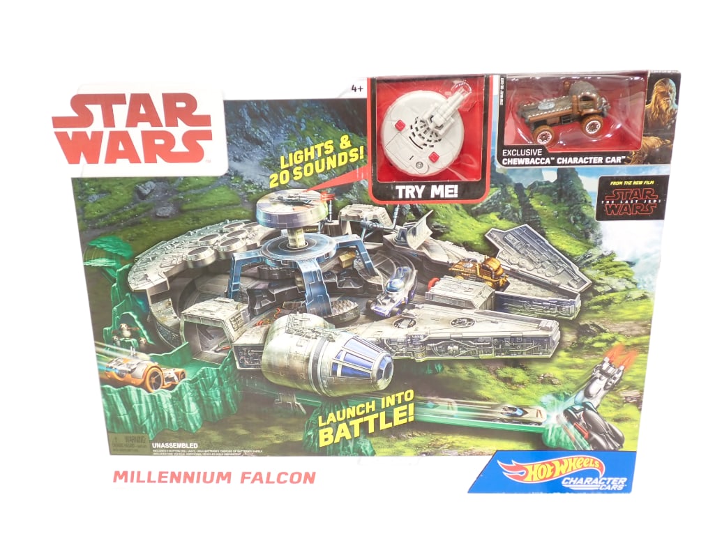 Star Wars Millennium Falcon Hot Wheels Character Cars Playset with Exclusive Chewbacca Character Car (1 of 7)