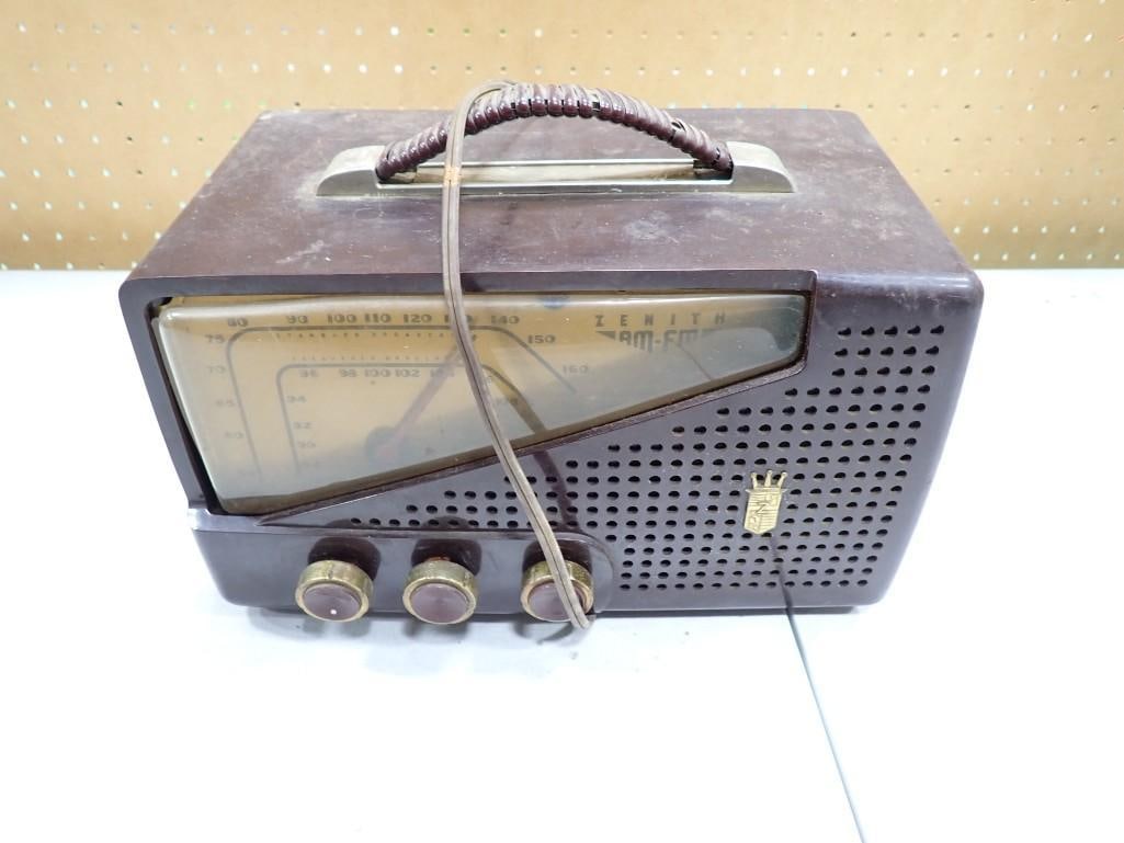 Vintage Zenith Tube Radio - Untested: Vintage Zenith Tube Radio - Untested Live Auctioneers is now offering Live Shipping through them. This is an optional payment/shipping system. If you would like to use the UPS Store as usual, please