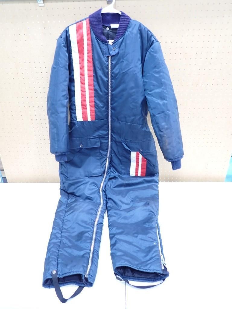 Vintage Zero Zone Snow Suit Size L 16-18: Vintage Zero Zone Snow Suit Size L 16-18 Live Auctioneers is now offering Live Shipping through them. This is an optional payment/shipping system. If you would like to use the UPS Store as usual, plea