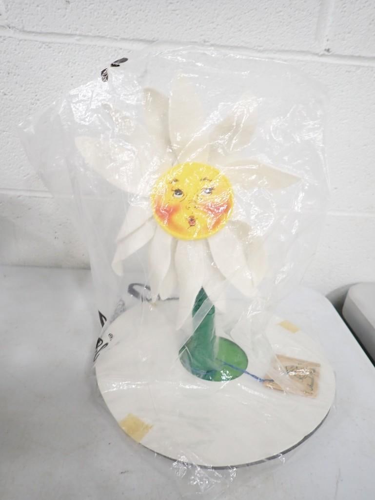 Annalee 12 Flower or Daisy with Face with Original Tag and Package: Annalee 12 Flower or Daisy with Face with Original Tag and Package Live Auctioneers is now offering Live Shipping through them. This is an optional payment/shipping system. If you would like to use th
