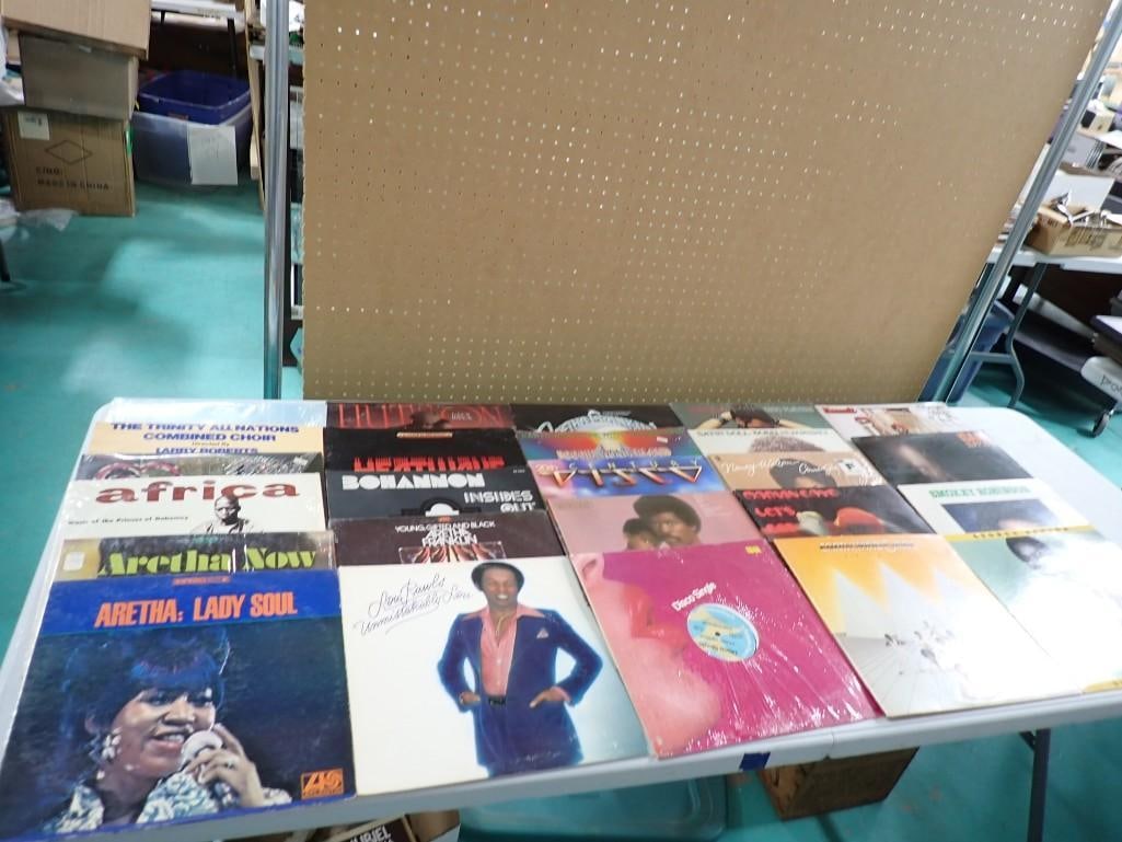 25 Vinyl Records 33 RPM LPs incl Aretha Franklin, Smokey Robinson, Isaac Hayes, Lou Rawls, etc (1 of 7)
