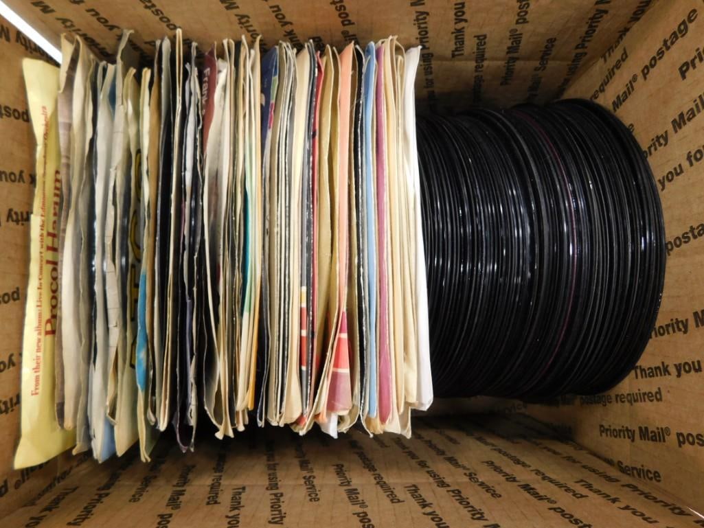 Vinyl Records 45 RPM incl Roy Orbison, Stevie Nicks, T Rex, Chicago, ELO, Monkees, Beach Boys, Zombi (1 of 13)