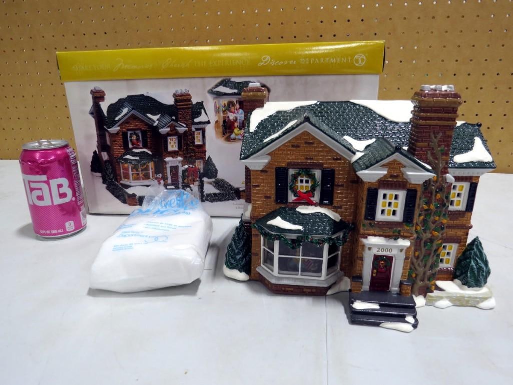 Dept 56 2000 Holly Lane Christmas Village Gift Set in Original Box: Department 56 2000 Holly Lane Christmas Village Gift Set in Original Box . Includes everything that you see in the pictures
