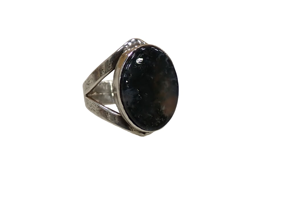 Moss agate and sterling silver ring Agate: 19.5mm x 14.5mm Size: 9 Wt: 5.0 dwt (1 of 5)