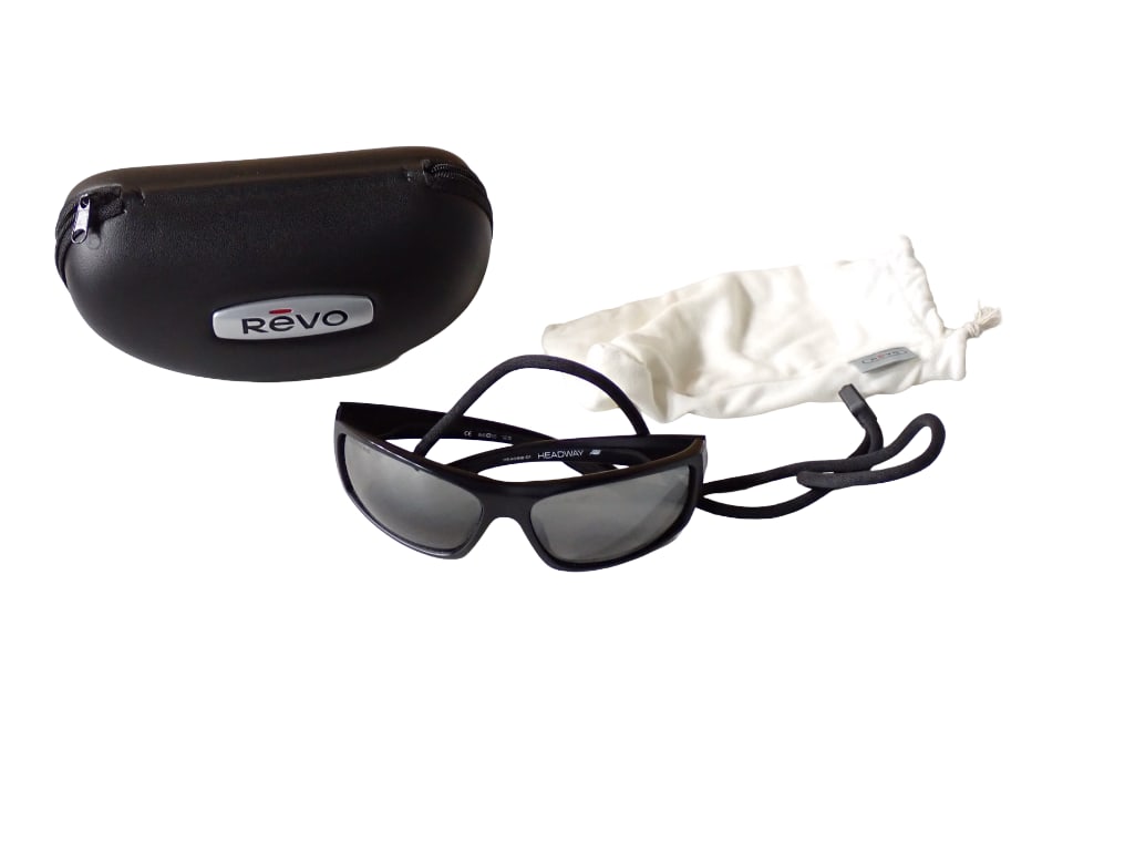 Designer Sunglasses with Case - Revo Headway (1 of 6)