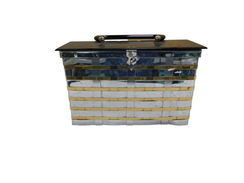 Vintage 1950s Metal Basket Weave Dorset-Rex Purse: Vintage 1950s Metal Basketweave Dorset-Rex Purse Live Auctioneers is now offering Live Shipping through them. This is an optional payment/shipping system. If you would like to use the UPS Store as usu