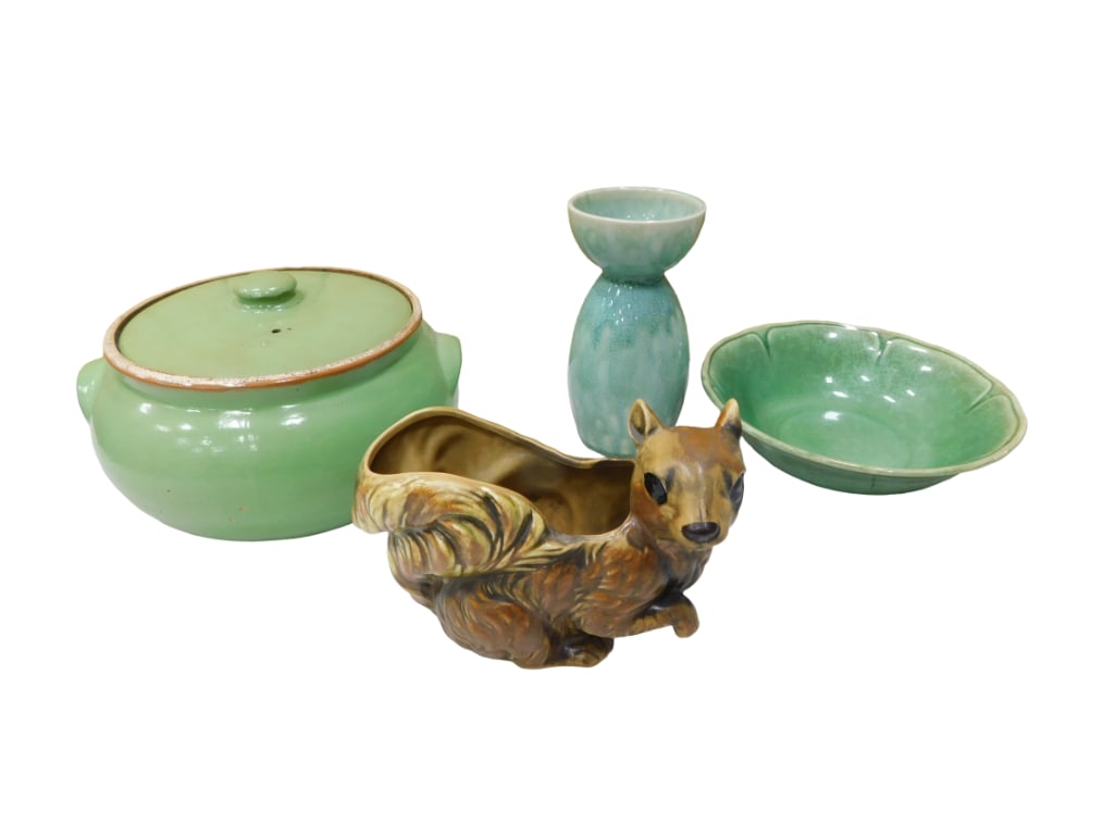 Pottery Lot incl 1950s Mount Clemens Pottery, Squirrel Planter, etc: Pottery Lot incl 1950s Mount Clemens Pottery, Squirrel Planter, etc Live Auctioneers is now offering Live Shipping through them. This is an optional payment/shipping system. If you would like to use t