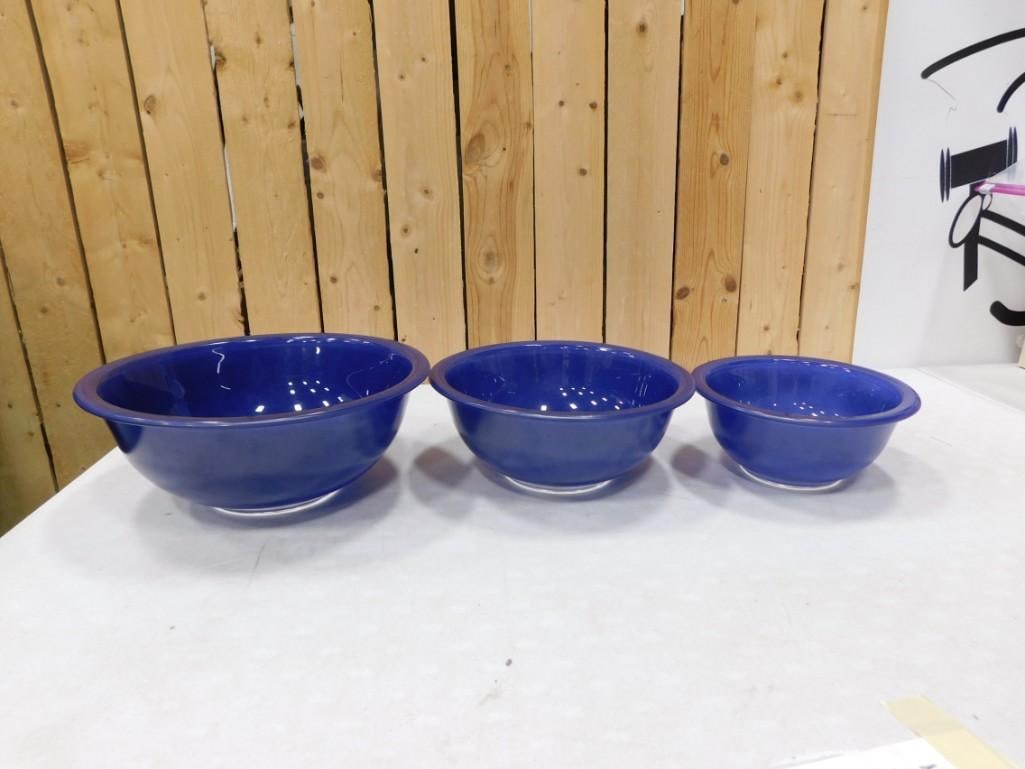 Pyrex Blue Mixing Bowls with Clear Bottoms Set of 3 Nesting (1 of 7)