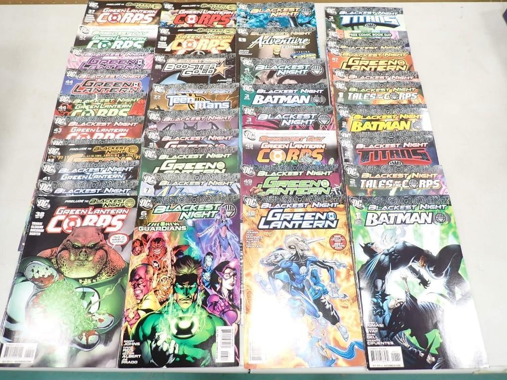 Large Lot of Comic Books including Green Lantern, Blackest Night, Teen Titans, Batman, etc.: Large Lot of Comic Books including Green Lantern, Blackest Night, Teen Titans, Batman, etc.