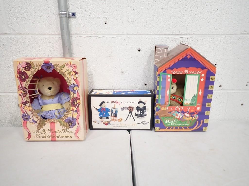 Muffy Vanderbear Lot incl Muffy the Red Nosed Reinbear, Muffy Vanderbear Tenth Anniversary (1 of 5)