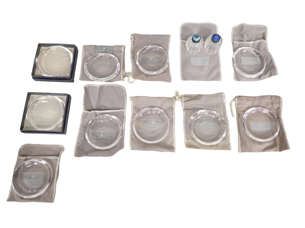 10 Steuben Glass Coasters or Mini Plates and a Pr of Salt and Pepper Shakers (1 of 8)