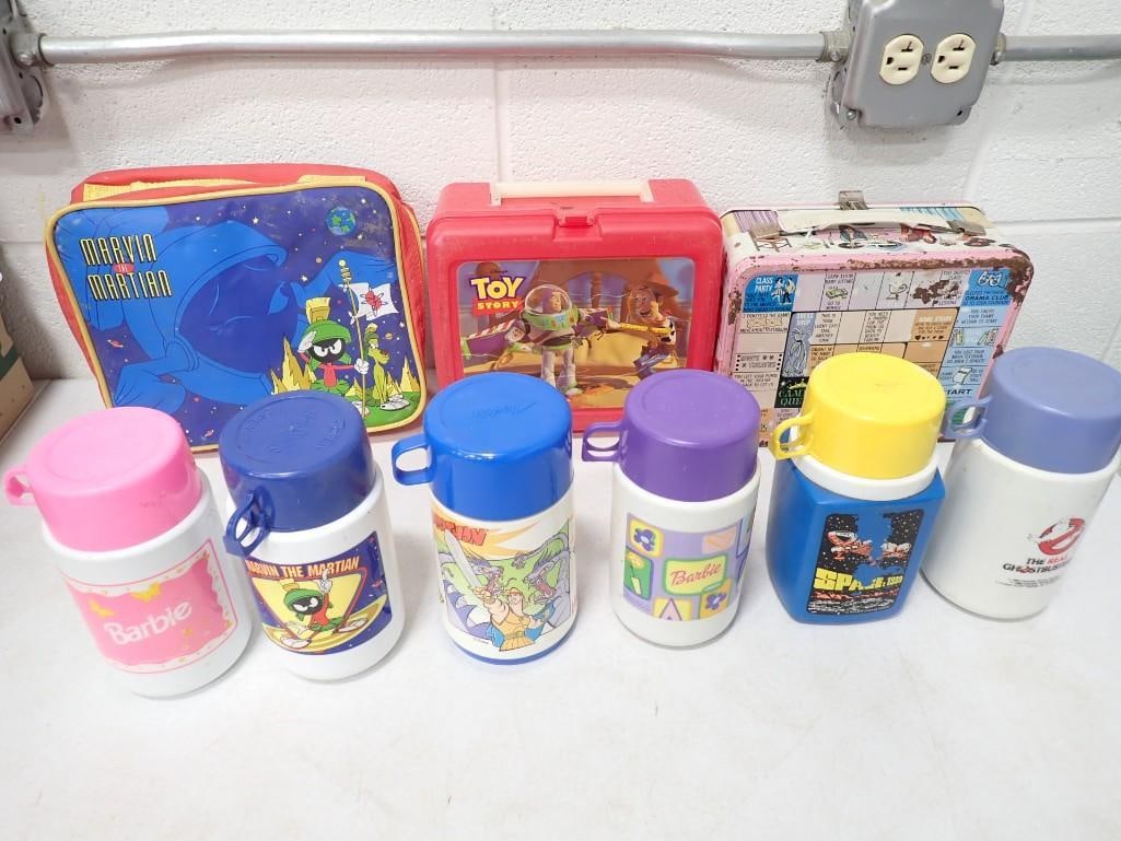Lunchboxes and Thermoses incl Vintage Metal Campus Queen Lunchbox, Marvin the Martian Soft Lunchbox (1 of 12)