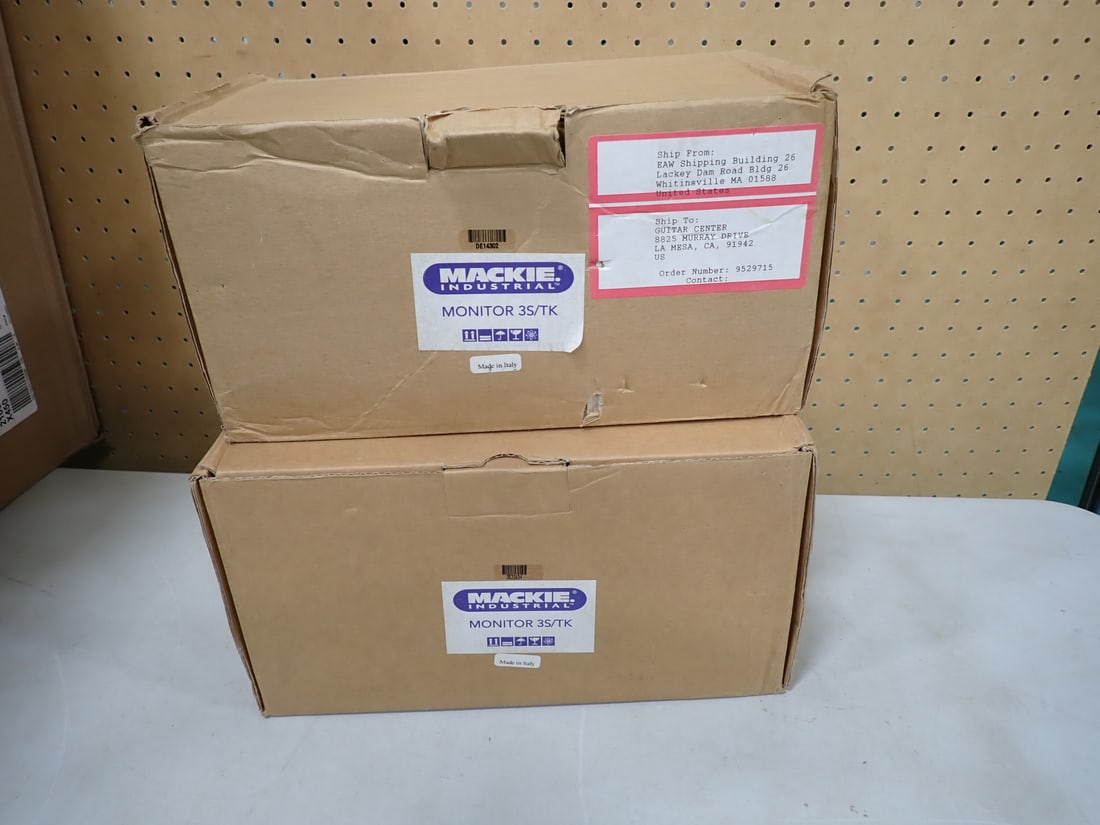 Pair of Mackie Studio Monitors 3S/TK Speakers New in Open Box (1 of 4)