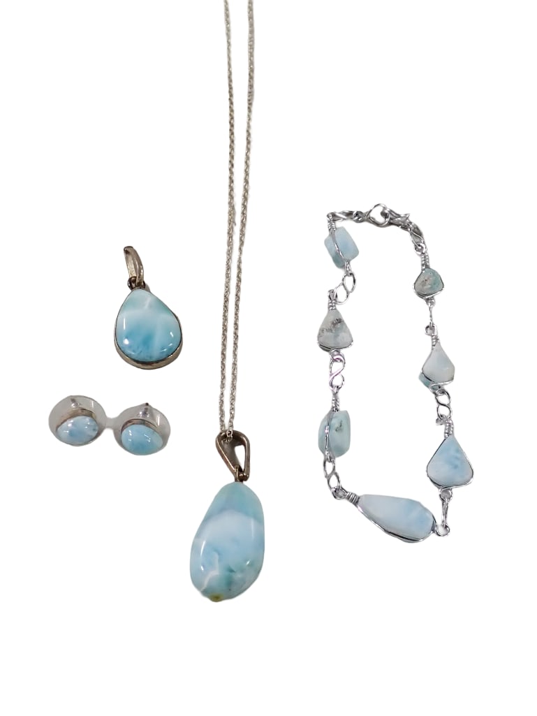 Sterling Silver and Larimar Jewelry incl Necklace, Bracelet, Pendant, Earrings: Sterling Silver and Larimar Jewelry incl Necklace, Bracelet, Pendant, Earrings All pictures are considered part of the description and should be examined carefully by bidders. Live Auctioneers is now 