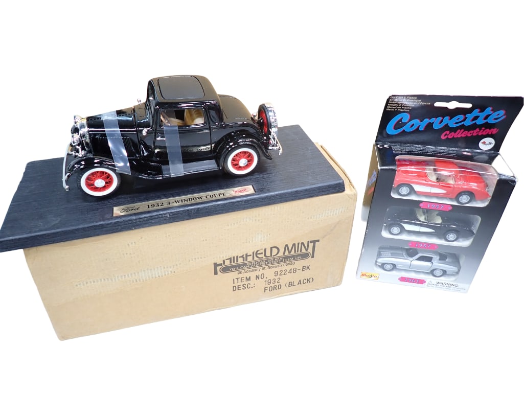 Fairfield Mint 1932 Ford 3 Window Coupe Model Car with Original Box and 3 Corvette Model Cars (1 of 5)