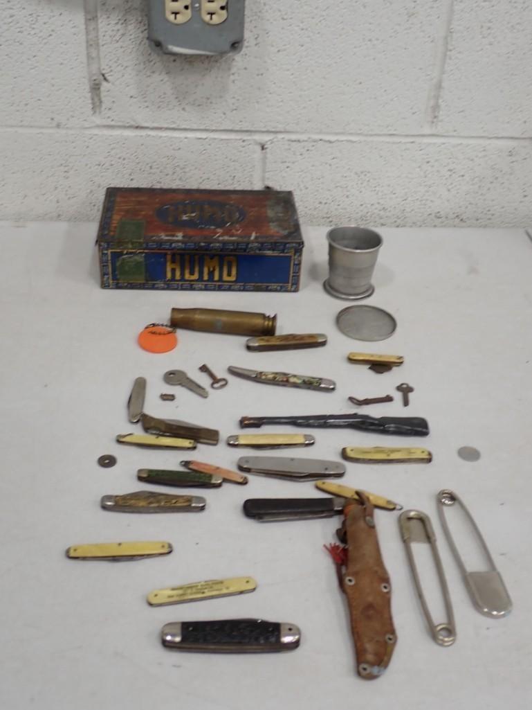 Lot of Vintage Pocket Knives, keys, smalls, etc. with a metal cigar box (1 of 8)