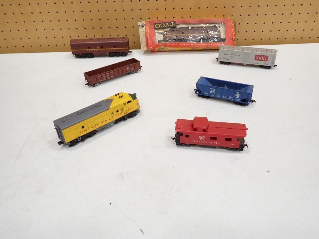 Assorted Model Train Lot including Tyco, Union Pacific 537, Swift, Pennsylvania, etc (1 of 7)
