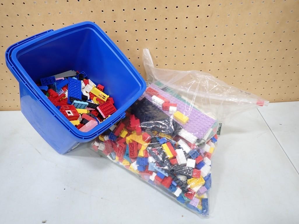 Lego Etc Bricks and Pieces: Lego Etc Bricks and Pieces All pictures are considered part of the description and should be examined carefully by bidders. Live Auctioneers is now offering Live Shipping through them. This is an op