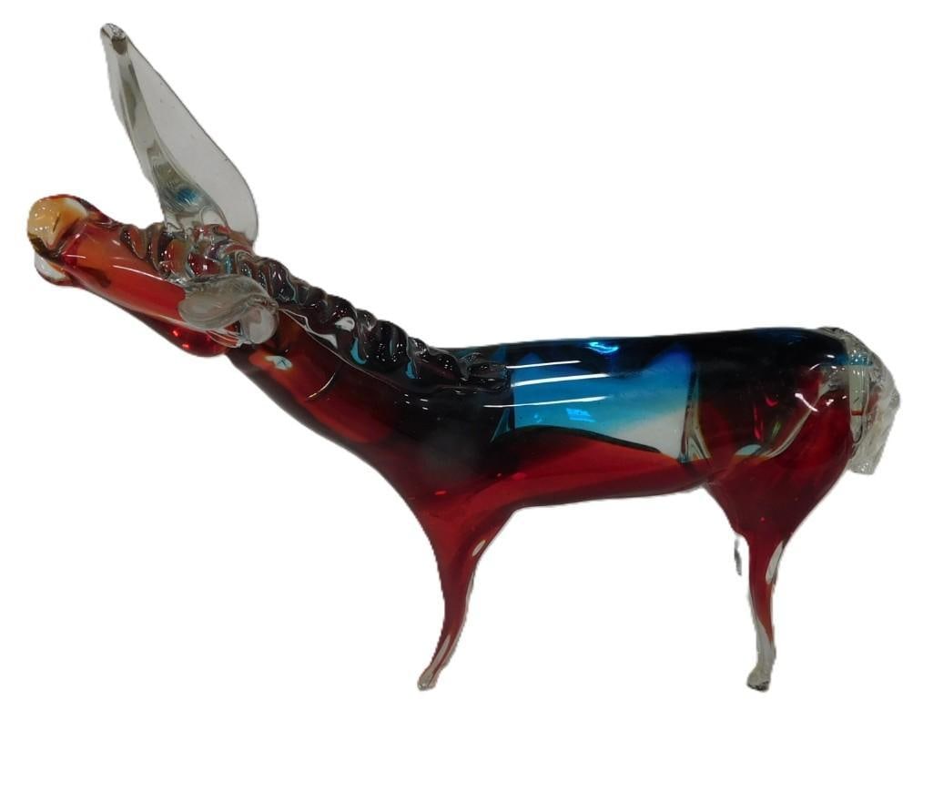 Art Glass Donkey: Art Glass Donkey 10x10x2" All pictures are considered part of the description and should be examined carefully by bidders. Live Auctioneers is now offering Live Shipping through them.? This is an 