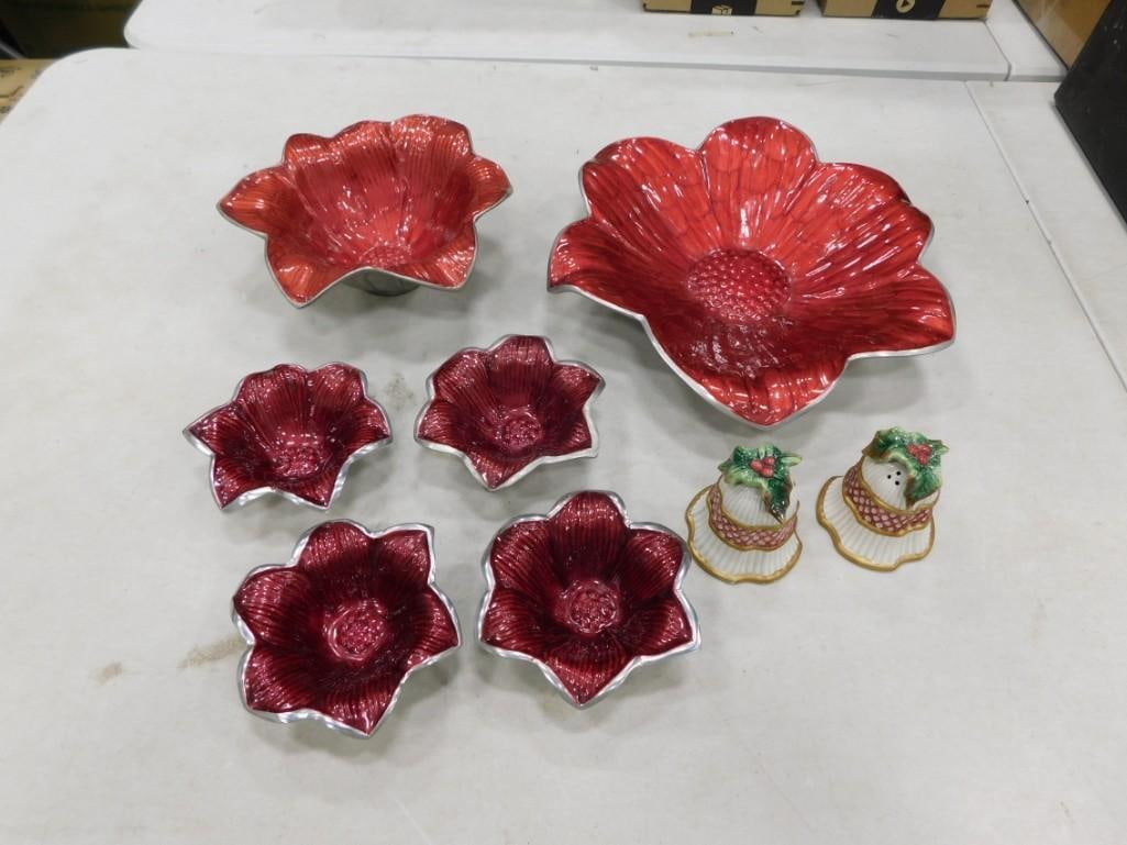 Red Enamel Metal Pomegranate or Flower Bowls and Fitz and Floyd Christmas Bell Salt and Pepper Shake (1 of 5)
