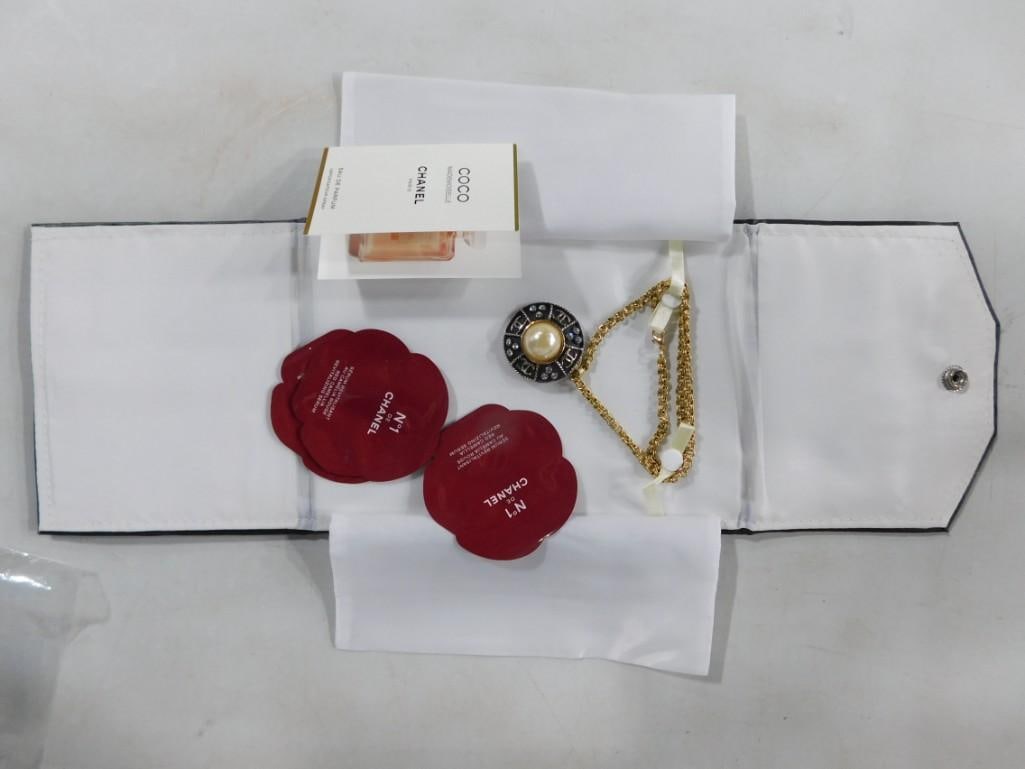 Chanel Necklace and Cosmetic Samples: Chanel Necklace and Cosmetic Samples All pictures are considered part of the description and should be examined carefully by bidders. Live Auctioneers is now offering Live Shipping through them. Thi