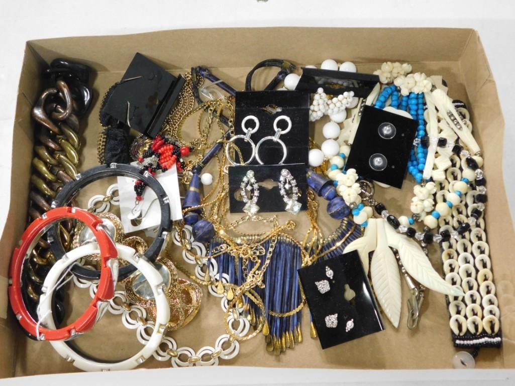 Box of Costume Jewelry incl Gold Tone Chains, Rhinestones, etc. Earrings, Necklaces, Bracelets: Box of Costume Jewelry incl Gold Tone Chains, Rhinestones, etc. Earrings, Necklaces, Bracelets All pictures are considered part of the description and should be examined carefully by bidders. Live Auc
