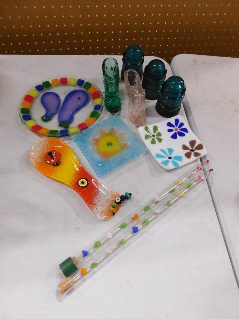 Mixed Glass Lot including Fused Art Glass, Trinket Dishes & Wall Art, Fenton Green & Pink Shoes, Art: Mixed Glass Lot including Fused Art Glass, Trinket Dishes & Wall Art, Fenton Green & Pink Shoes, Art Glass Flower Stem Candles All pictures are considered part of the description and should be