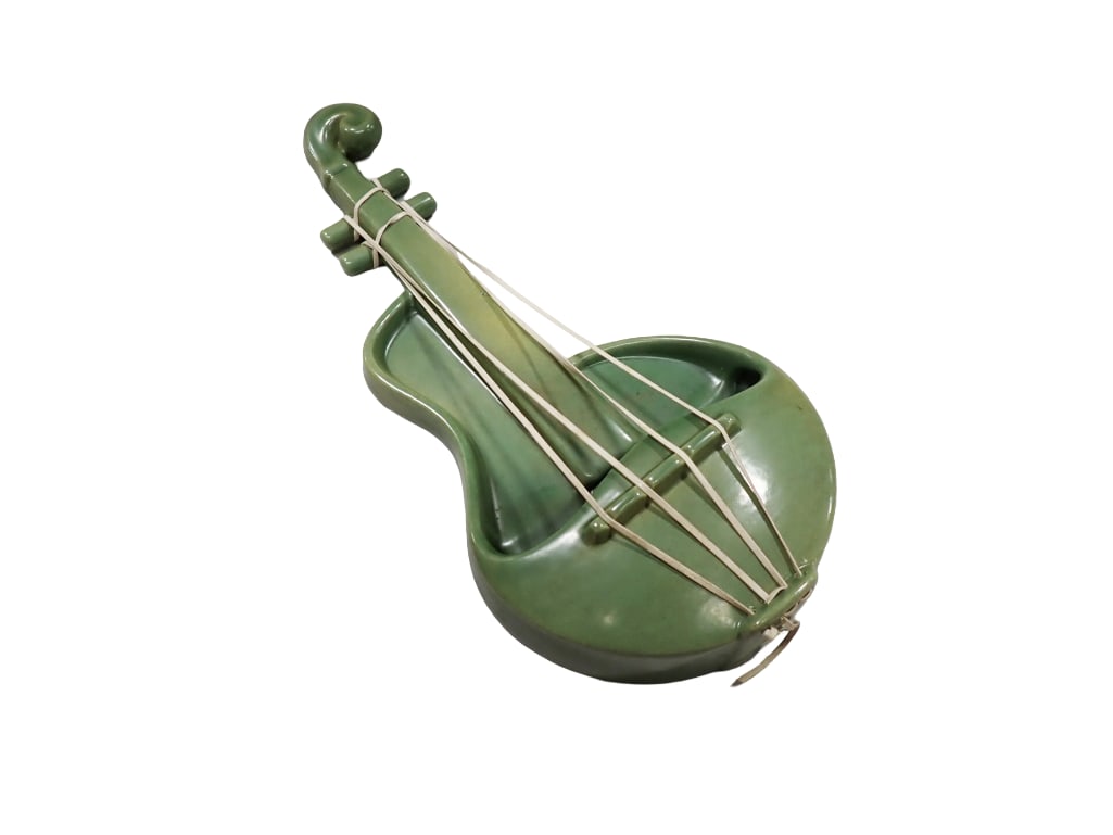 Vintage Red Wing Pottery Green Violin Wall Pocket Vase M-1484 Model (1 of 4)