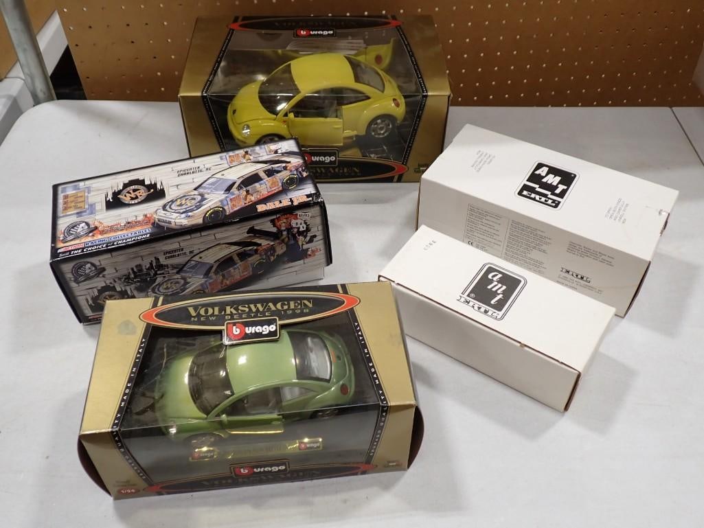 5 Model Cars incl Burago 2 Volkswagen New Beetles 1:18 Scale,  Ertl AMT 1991 Beretta GTZ, (1 of 6)