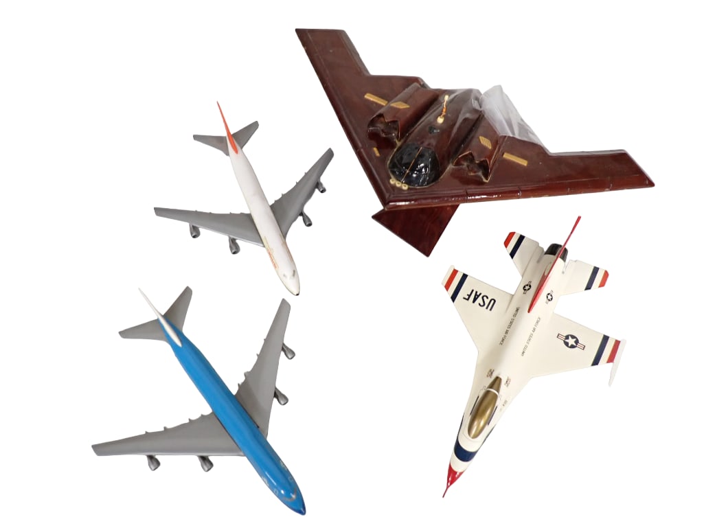 Model Airplanes incl Northrop B-2 Spirit Stealth Bomber, etc (1 of 13)