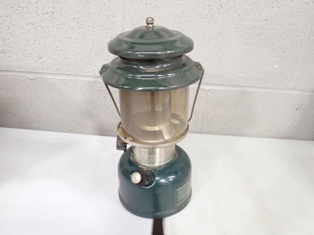 Coleman Camping Lantern (1 of 5)