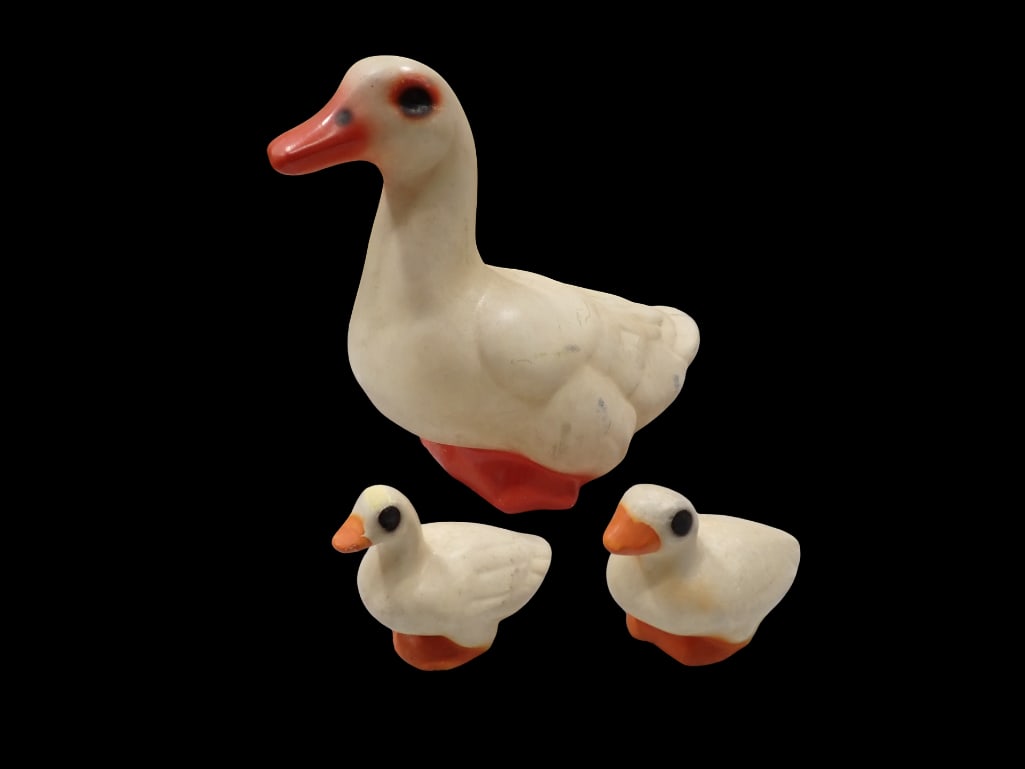 Ceramic Duck or Goose with 2 Babies: Ceramic Duck or Goose with 2 Babies All pictures are considered part of the description and should be examined carefully by bidders. Live Auctioneers is now offering Live Shipping through them. This i