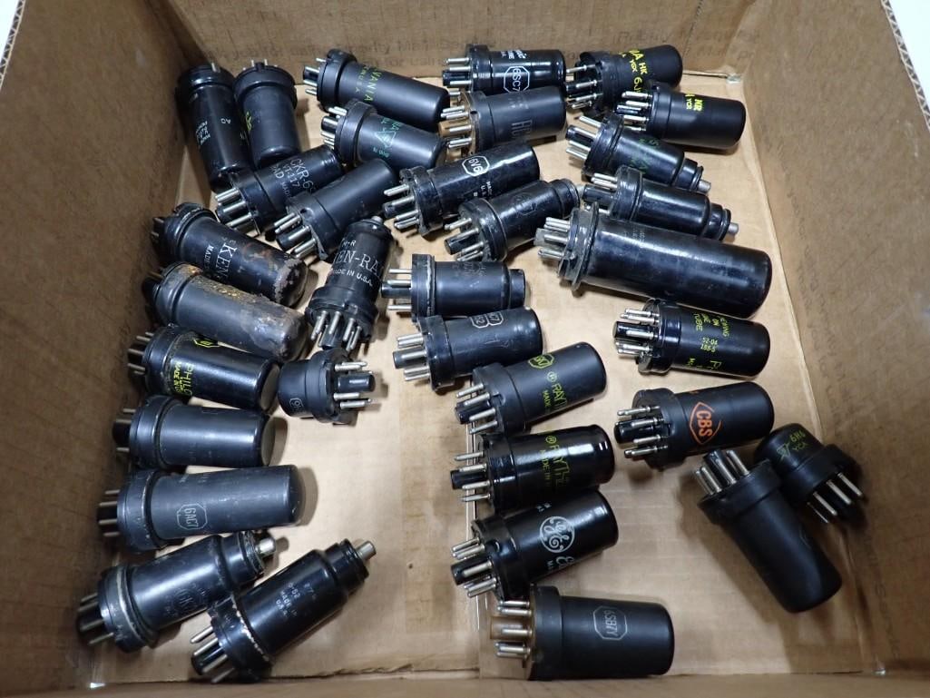 Lot of assorted Vacuum Tubes (1 of 6)