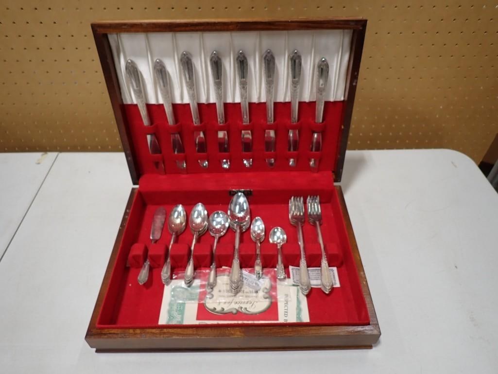 Lot of Flatware in a Wood Box: Lot of Flatware in a Wood Box All pictures are considered part of the description and should be examined carefully by bidders. Live Auctioneers is now offering Live Shipping through them. This is an o