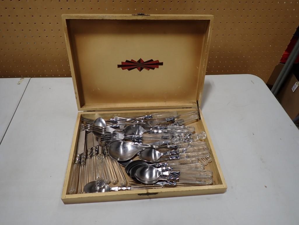 Lot of Flatware in a Wood Box: Lot of Flatware in a Wood Box All pictures are considered part of the description and should be examined carefully by bidders. Live Auctioneers is now offering Live Shipping through them. This is an o
