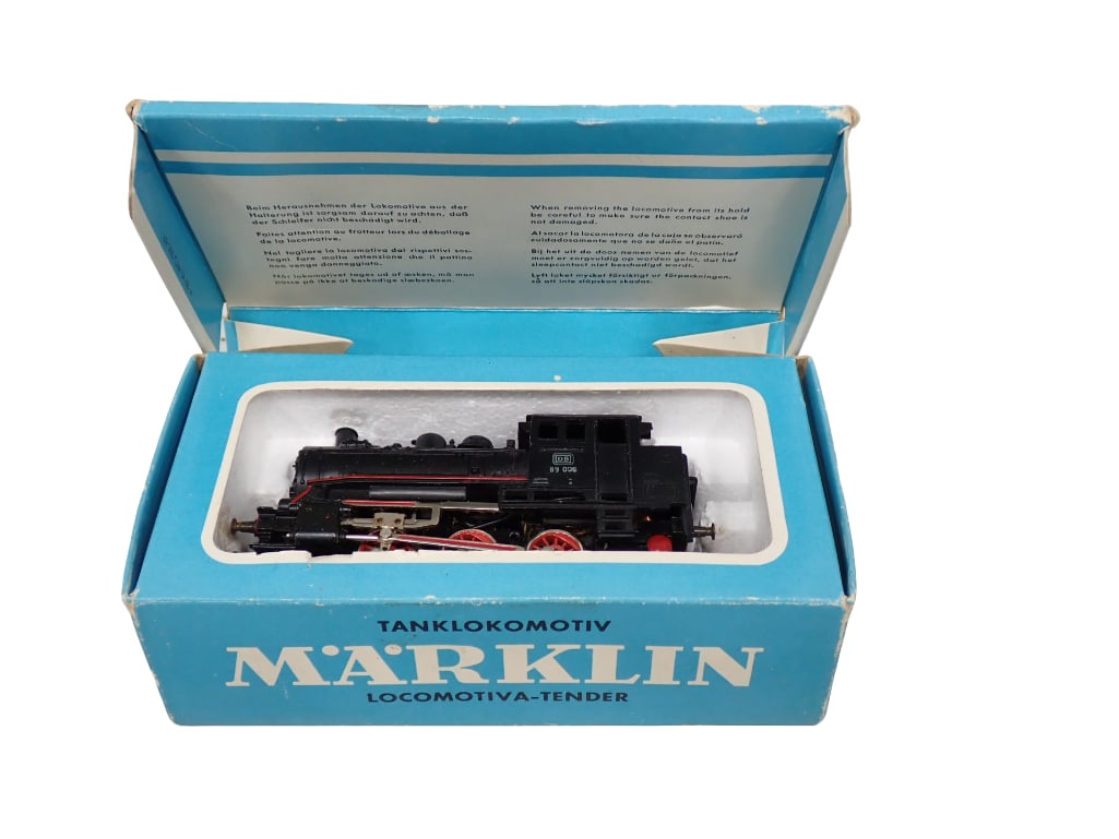 Marklin Steam Engine No 3000 New in the Box and unrun HO Scale (1 of 5)