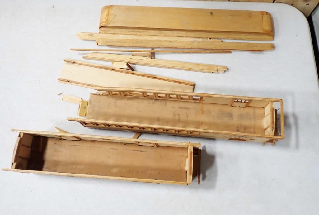2 O Gauge Wood Train Car Kits, incomplete (1 of 7)