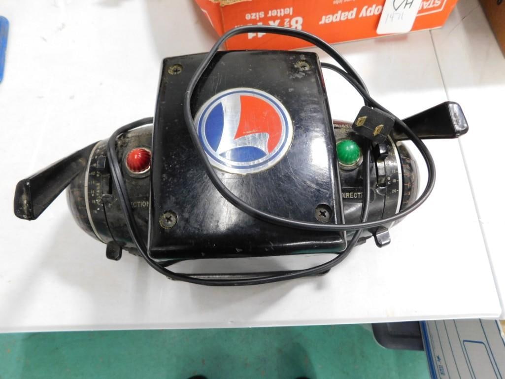Lionel Model Train Transformer ZW 150 Watt 60hz - some plastic damage, cord is in good shape (1 of 8)