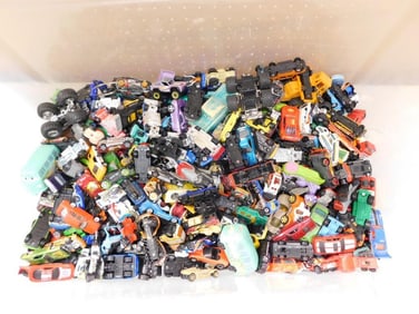 Lot of Small Toys Mostly Cars and Vehicles incl Die Cast