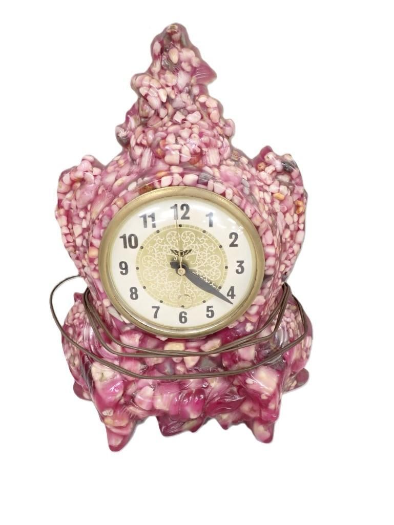 Vintage Circa 1960's Resin Lanshire Clock: Vintage Circa 1960's Resin Lanshire Clock All pictures are considered part of the description and should be examined carefully by bidders. Live Auctioneers is now offering Live Shipping through th